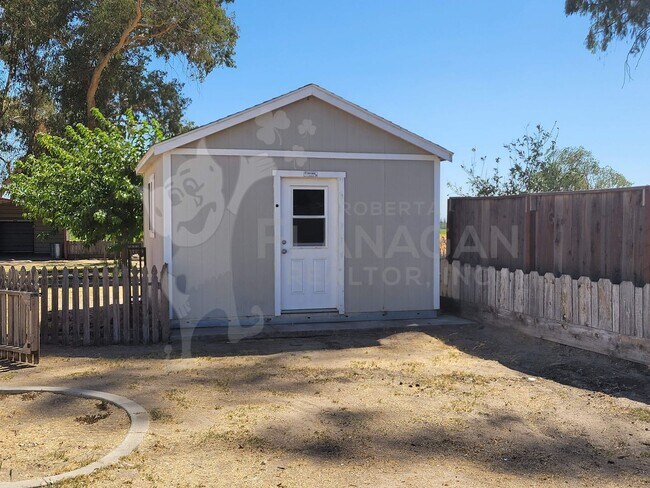 Photo - 3 Bedroom/ 3 Bathroom COUNTRY HOME