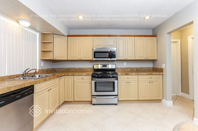 Photo - 10900 NW 19th St