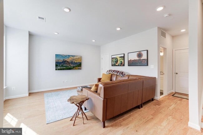 Photo - 4418 Fair Lakes Ct