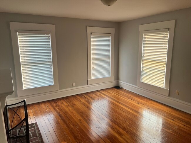 Photo - 141 E 4th Ave