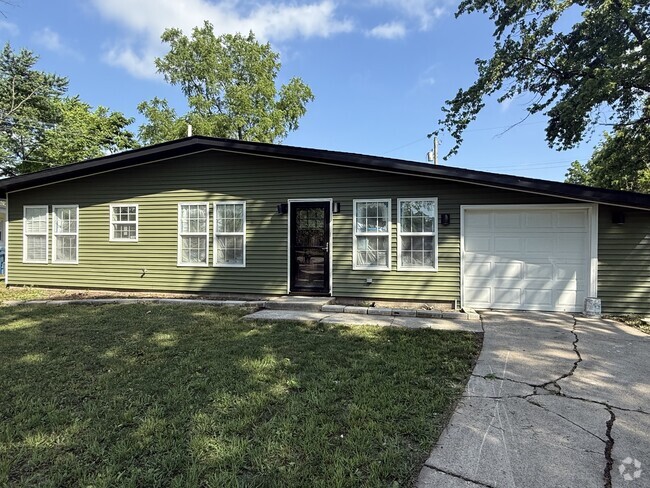 Building Photo - 744 E 48th Pl Rental