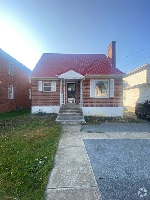 Building Photo - 905 College Ave Rental