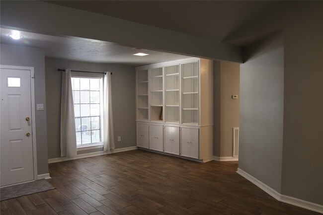 Photo - 27 N Greenbud Ct