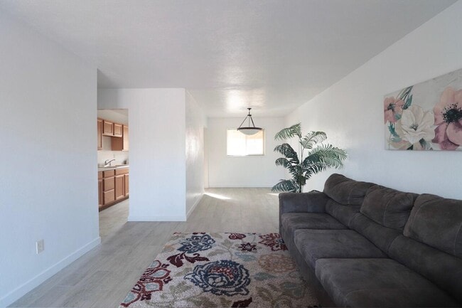Photo - 1123 Betts St NE