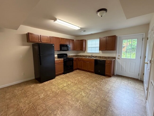 Photo - **MOVE IN SPECIAL, 1/2 OFF FIRST MONTHS RENT** 2Bedroom, 1.5 Bath Townhouse