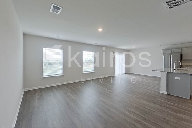 Photo - 45 Springdale Rd
