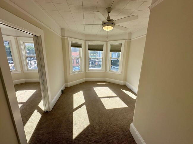 Photo - 2112 Lombard St Unit 2112