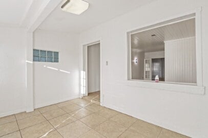 Kern Place- 4 bedrooms, 3 baths and Refrigerated AC.