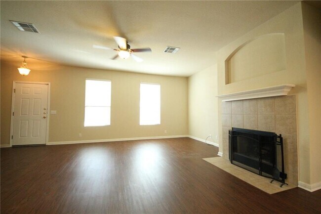 Photo - 9600 Magna Carta Loop