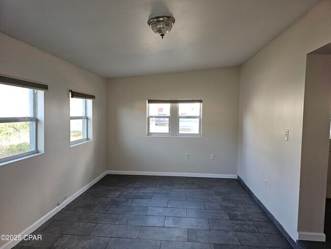 Photo - 705 Satsuma Ave