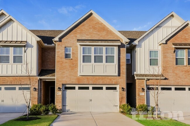 Photo - Tricon Garland