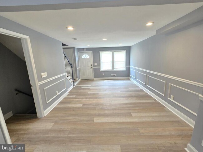 Photo - 3736 Elmley Ave