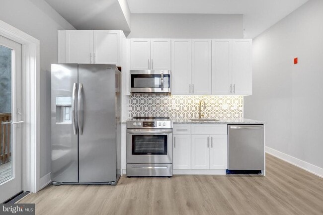 Photo - 2119 N Front St Unit 204