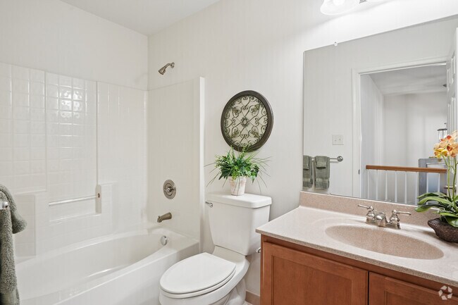 2BR, 2.5BA - 1,660SF - Bathroom