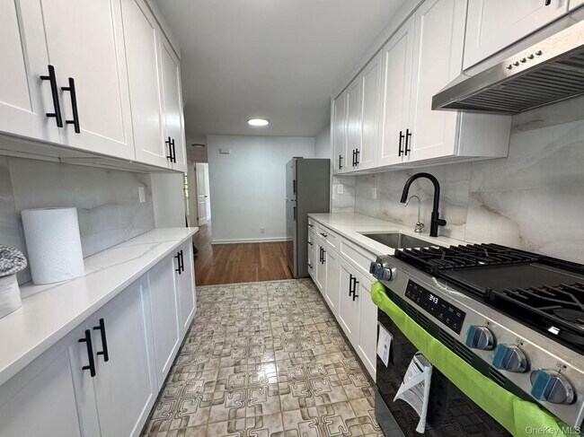 Photo - 190-20 Crocheron Ave