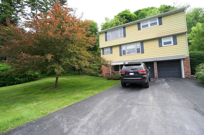 Building Photo - Houston 123-125 Unit Houston 125