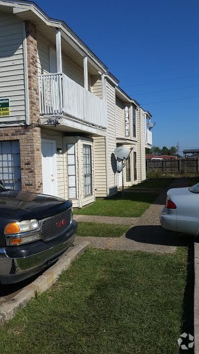 Building Photo - 107 Oak Ridge Ave Rental