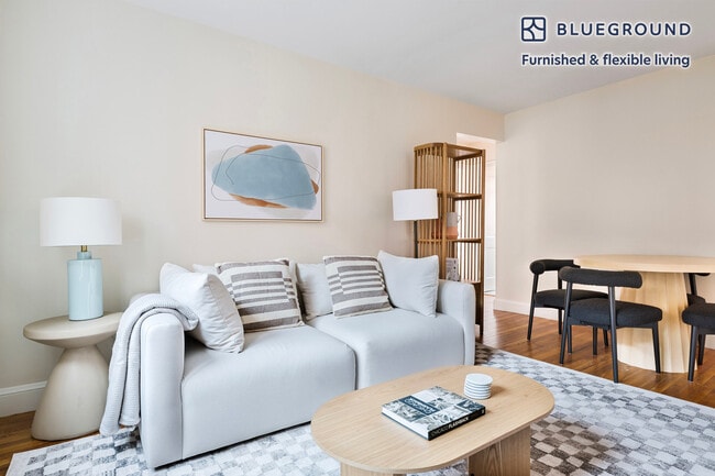 Photo - 266 Harvard St Unidad FL1-ID1273