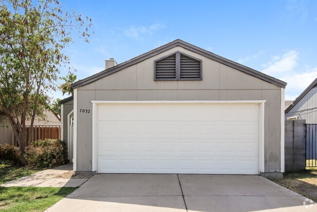 Building Photo - 7032 S 44th St Rental