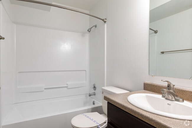 4BR, 3BA - 2,550SF