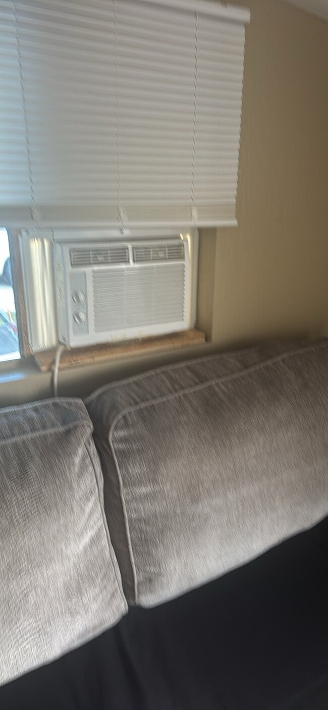 Photo - 21100 State St