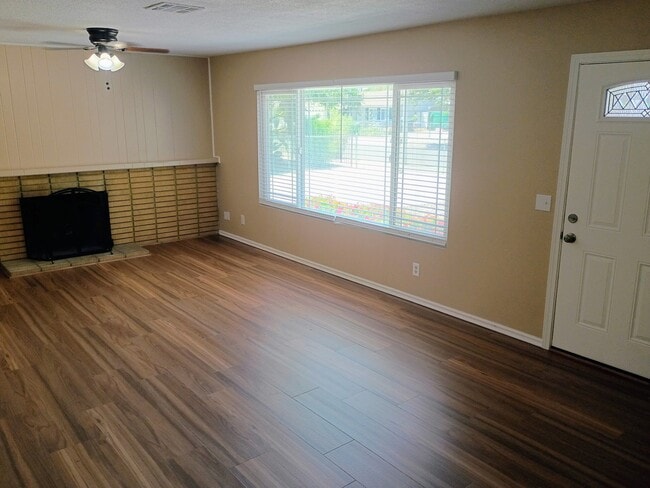 Photo - 41315 Sequoia Ln