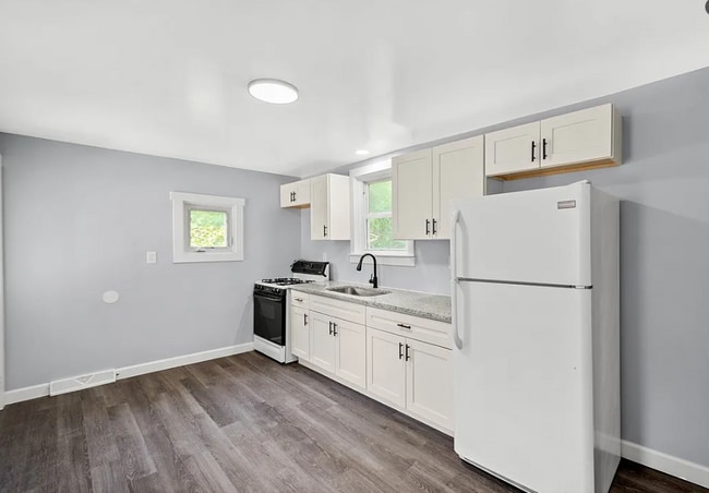 Photo - 716 5th Ave