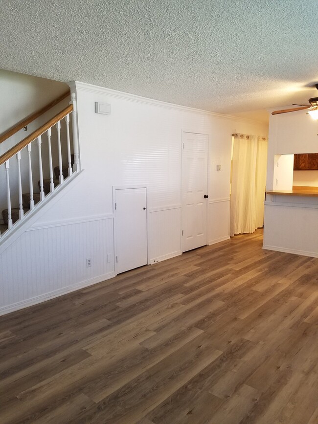 Photo - 1533 El Tigre Ct Unit B