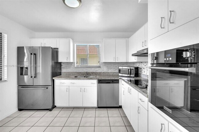 Photo - 16401 Blatt Blvd Unit 201