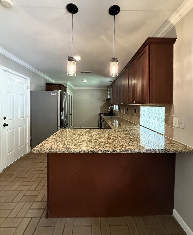 Photo - 9646 Meadowglen Ln