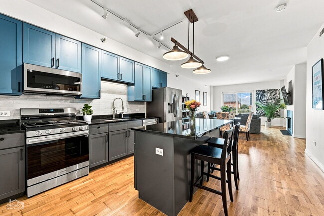 4350 N Broadway