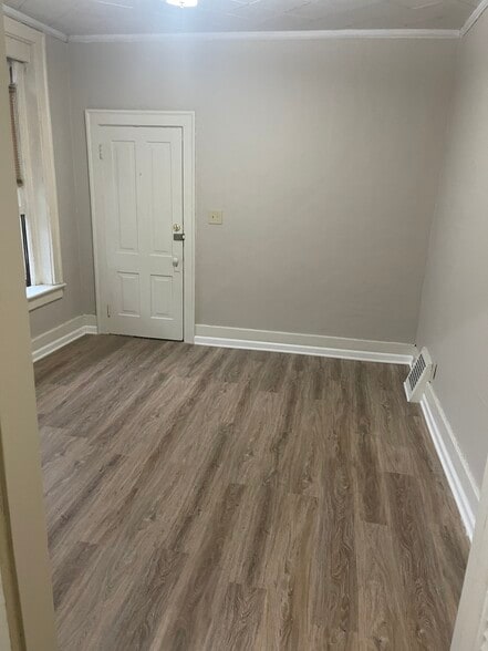 200 E Elm St