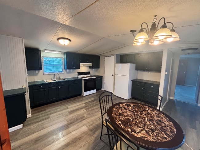 Photo - 428 Timber Ridge Ln