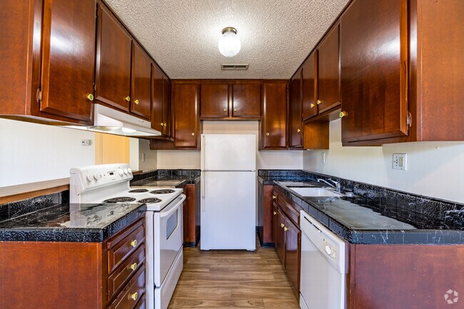 1BR, 1BA - 950SF - Kitchen