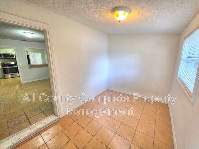 Photo - 1991 W 4th St