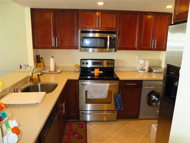 Photo - 600 NE 36th St Unit 619