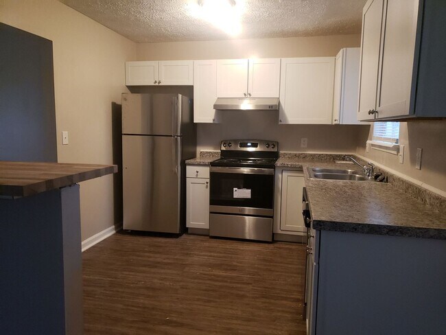 3047 Lake Monroe Rd