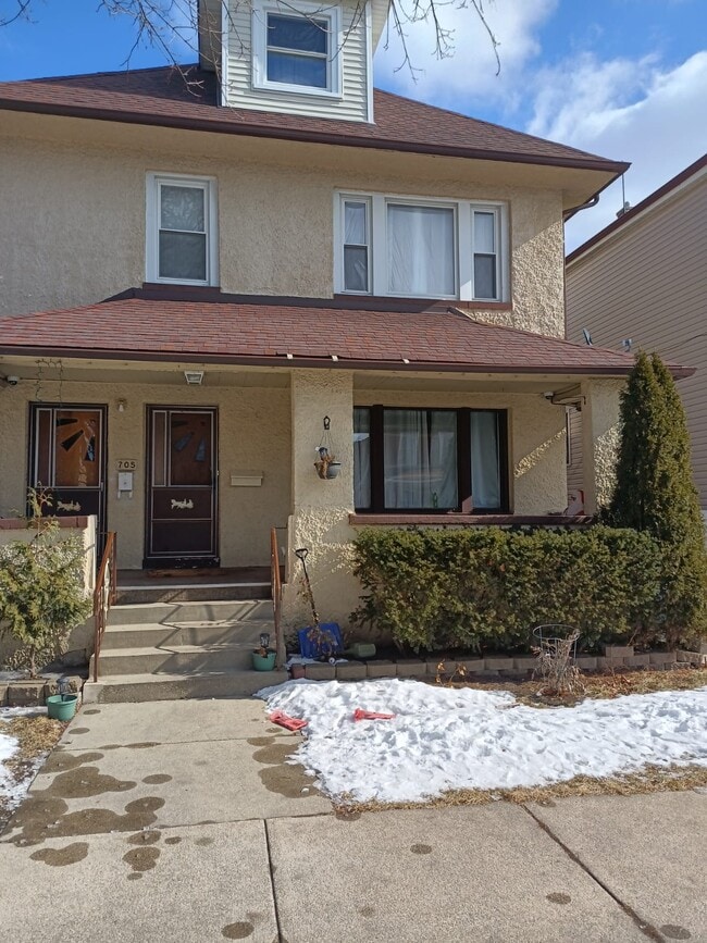 Front entrance - 705 N 16th Ave Unit 1