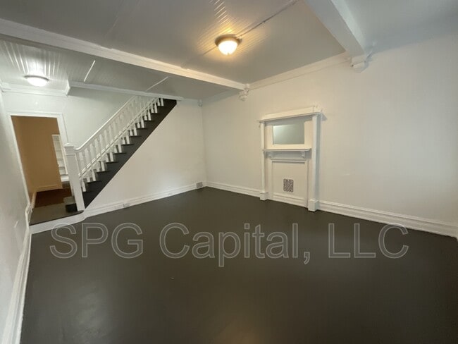 Photo - 219 E Cottage Pl