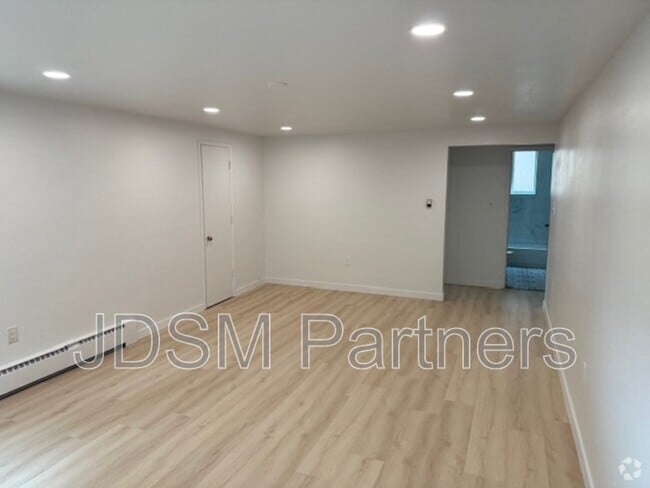 Building Photo - 1046 Harrison St Rental