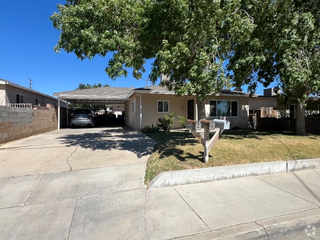 Building Photo - 44820 Spearman Ave Rental