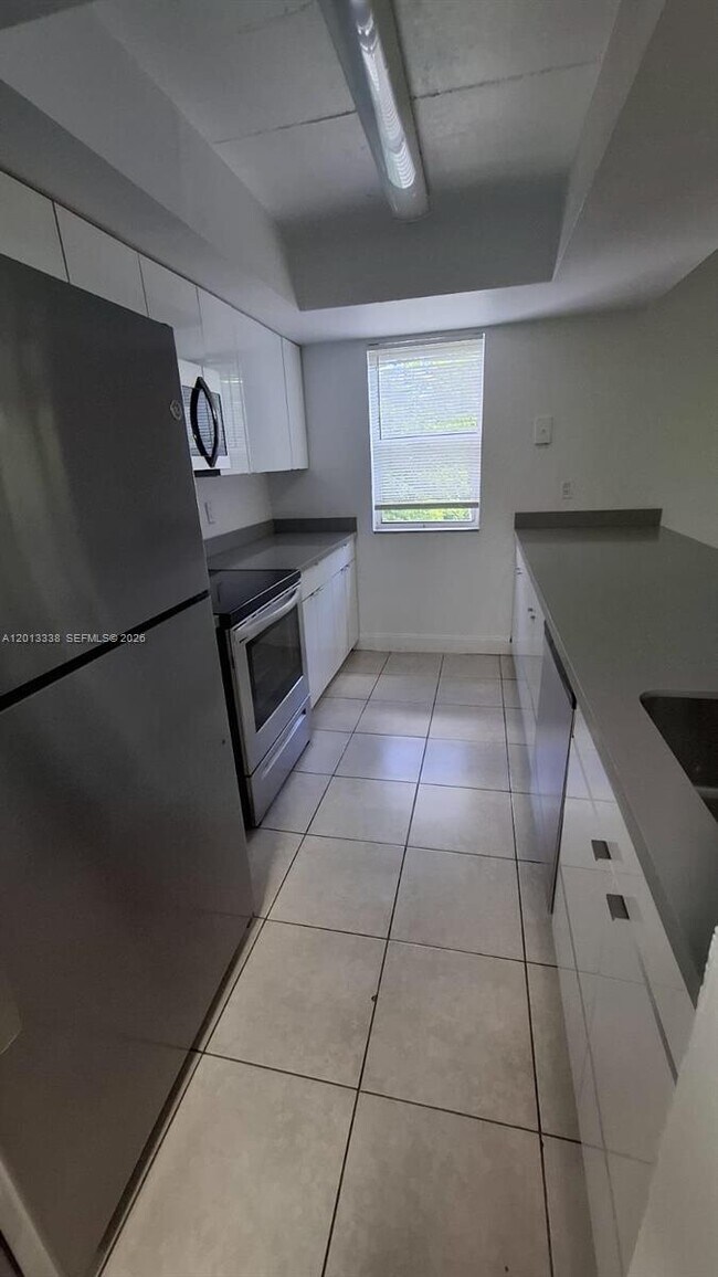 Photo - 16220 NW 2nd Ave Unidad 410