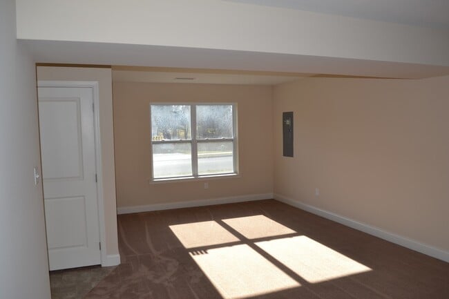 Photo - Beautiful Bi-level  Home w/ 2 car Garage and Central AC. One Pet OK!