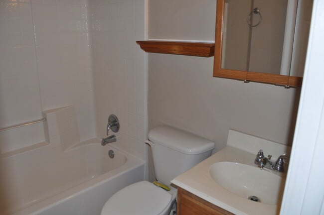 Building Photo - 705 Katy Ln