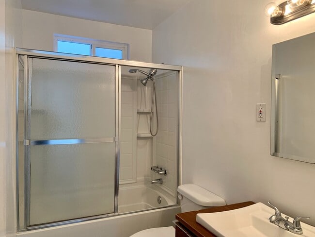 Photo - Completely Updated Front Unit Unidad 13514 Rye St  01 ACTIVE