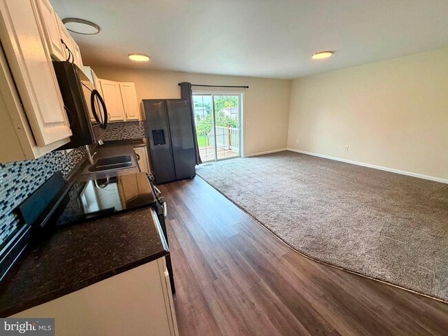 Photo - 296 Verdier St