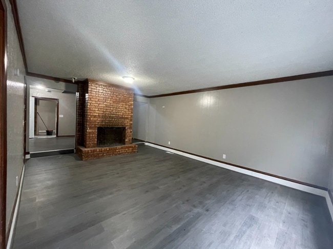 Photo - Charming 5 Bedroom House