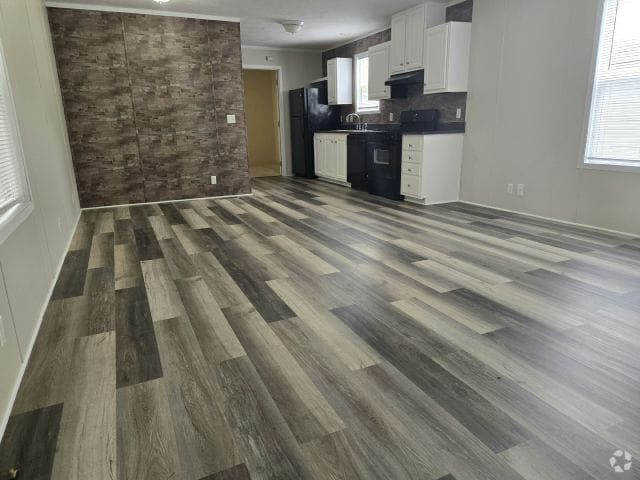 Building Photo - 11417 5th St NE Rental