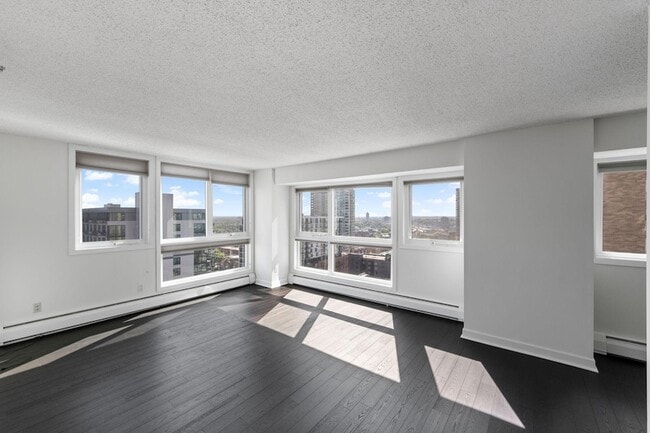 Photo - 433 S 7th St