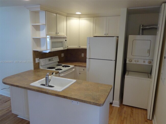 Photo - 1212 SE 6th St Unit 1-4